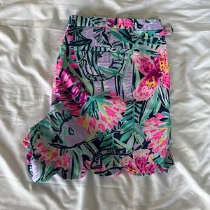 Lilly Pulitzer Scalloped Shorts Size 10